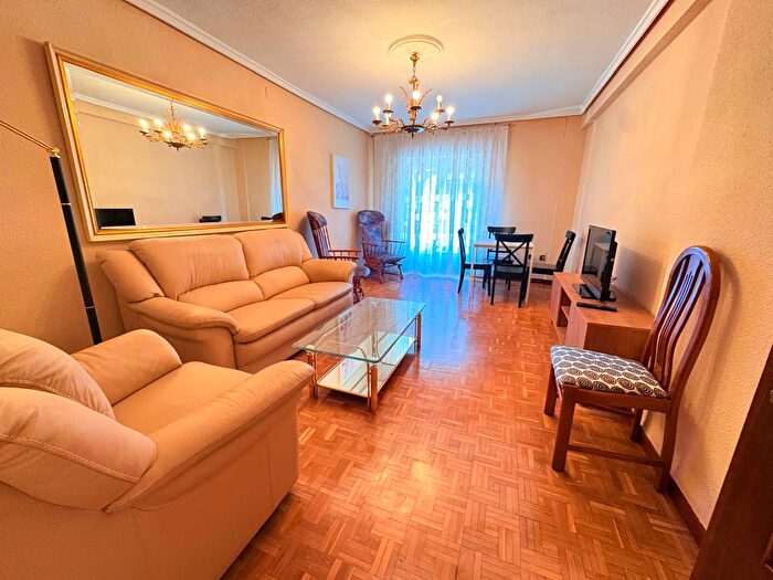 Casas en venta y pisos alquiler - 1