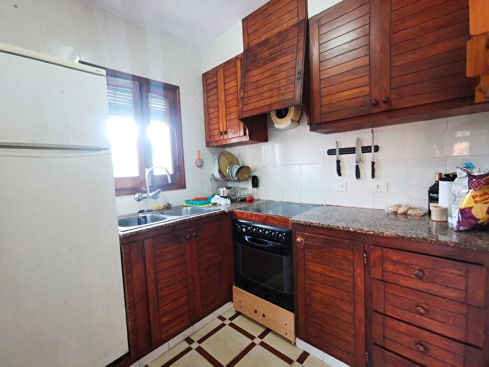 Casas en venta y pisos alquiler - 3