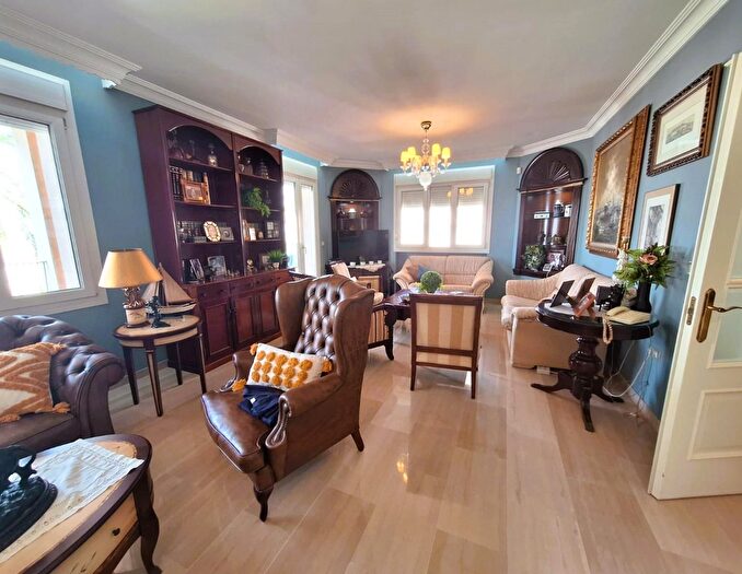 Piso en venta en Asdrúbal Bahía Blanca, Cádiz Capital de 5 habitaciones