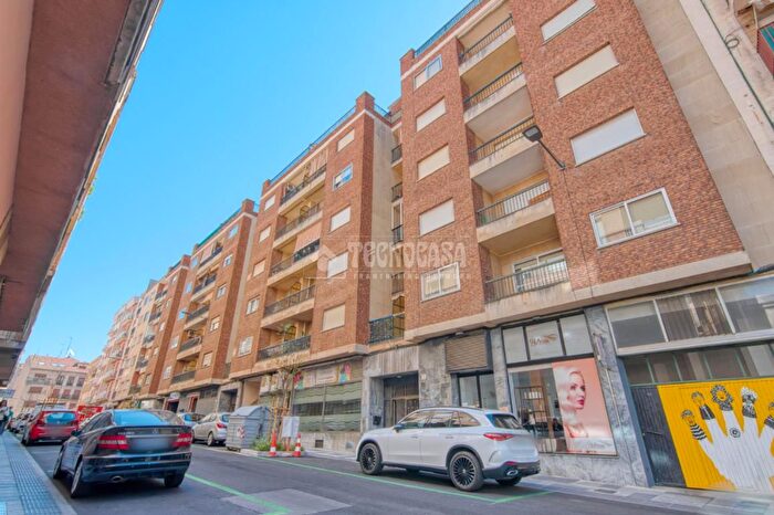 Casas en venta y pisos alquiler - 1