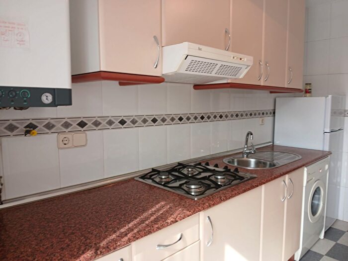 Casas en venta y pisos alquiler - 3