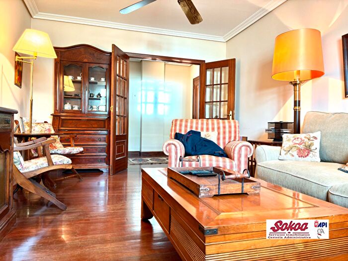 Casas en venta y pisos alquiler - 3