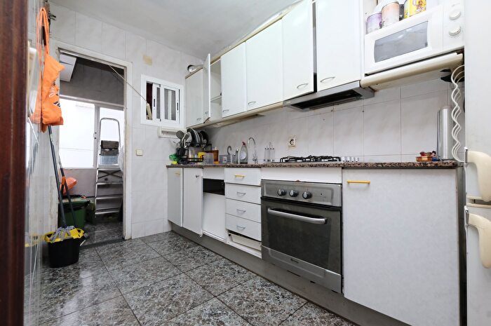 Casas en venta y pisos alquiler - 2