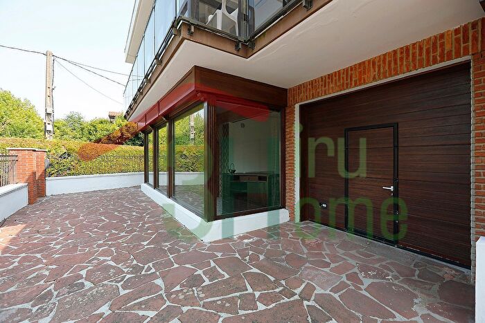 Casas en venta y pisos alquiler - 3