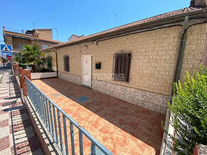 Casas en venta y pisos alquiler - 1