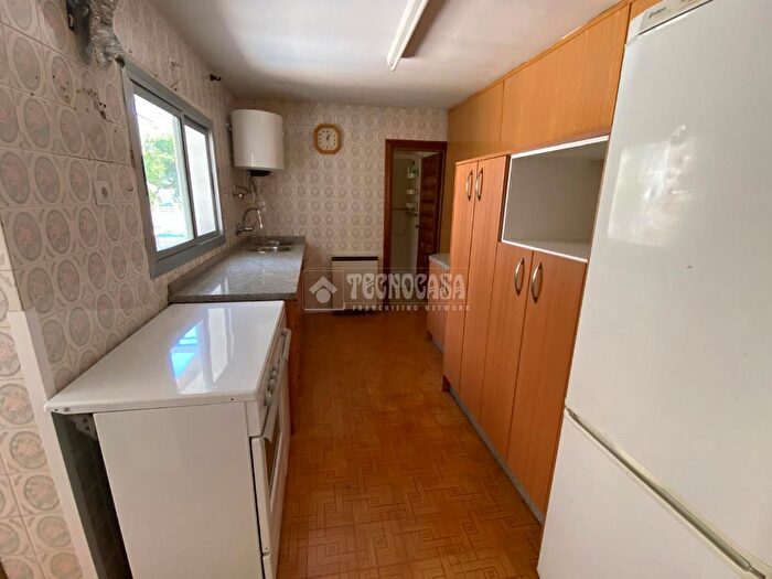 Casas en venta y pisos alquiler - 3