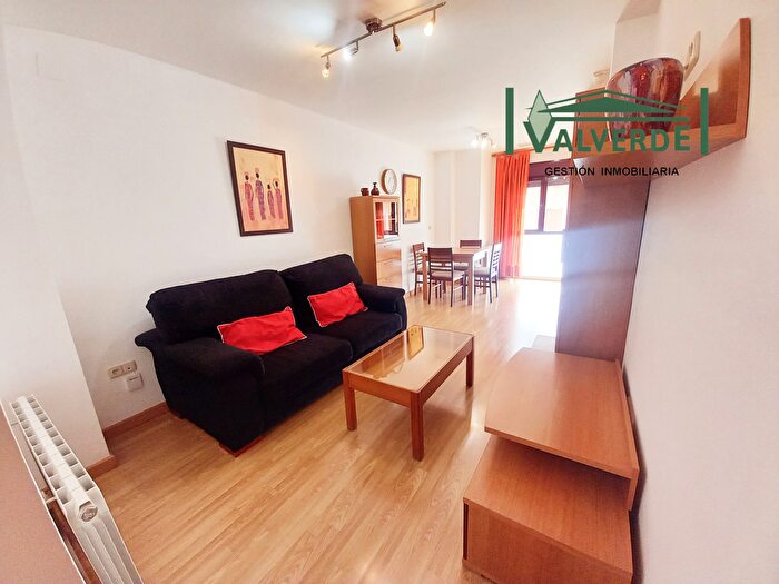 Casas en venta y pisos alquiler - 1