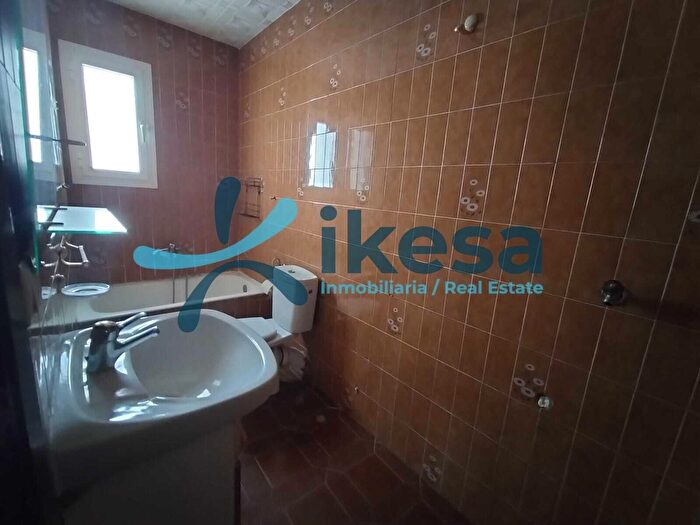 Casas en venta y pisos alquiler - 3