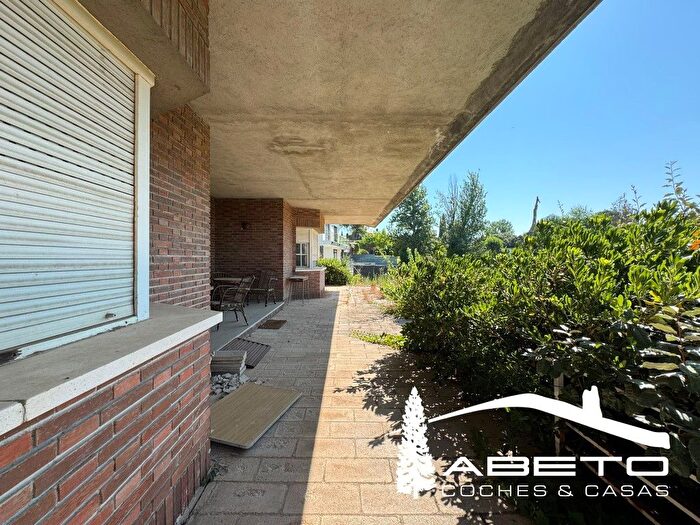 Casas en venta y pisos alquiler - 3