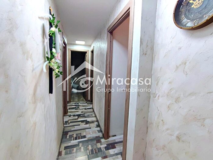 Casas en venta y pisos alquiler - 3