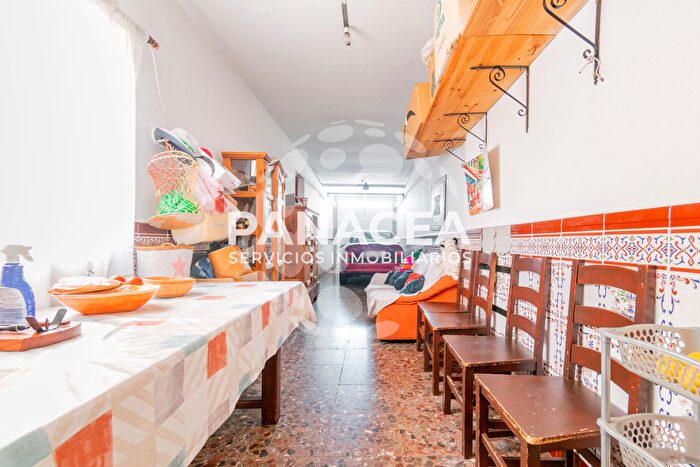 Casas en venta y pisos alquiler - 3