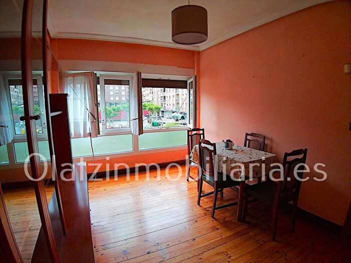 Casas en venta y pisos alquiler - 2
