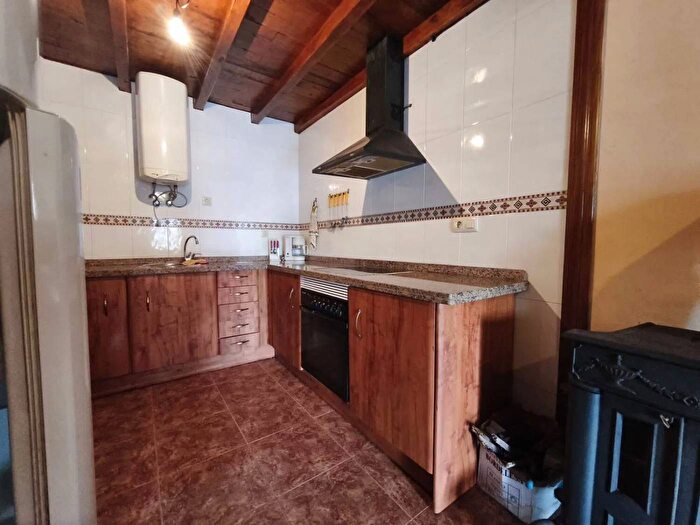 Casas en venta y pisos alquiler - 3