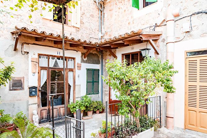 Casas en venta y pisos alquiler - 1