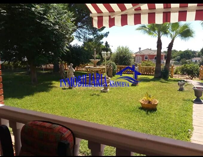 Casa en venta en Periurbano Norte, Paraíso Arenal La Colina de 4 habitaciones