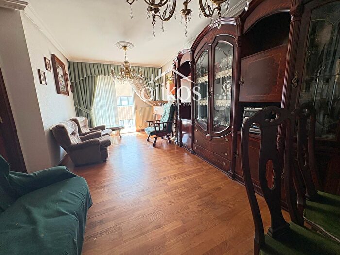 Casas en venta y pisos alquiler - 3