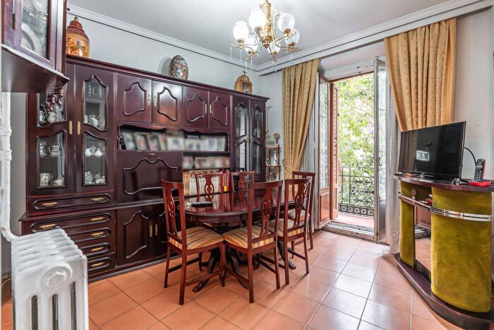 Casas en venta y pisos alquiler - 3