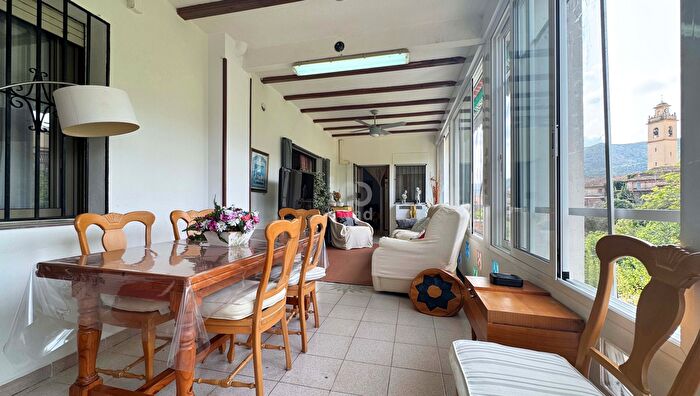 Casas en venta y pisos alquiler - 3