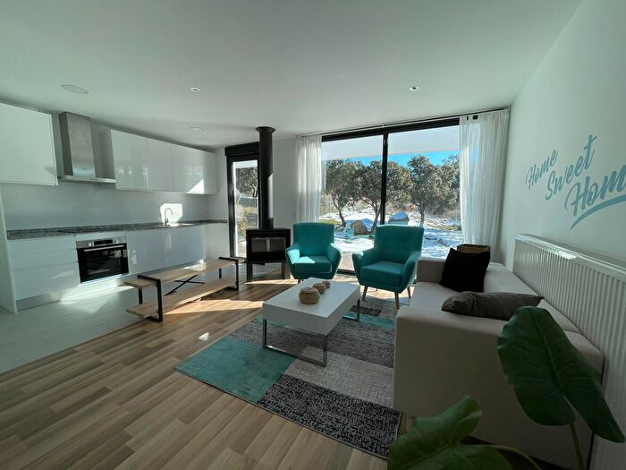 Casas en venta y pisos alquiler - 3