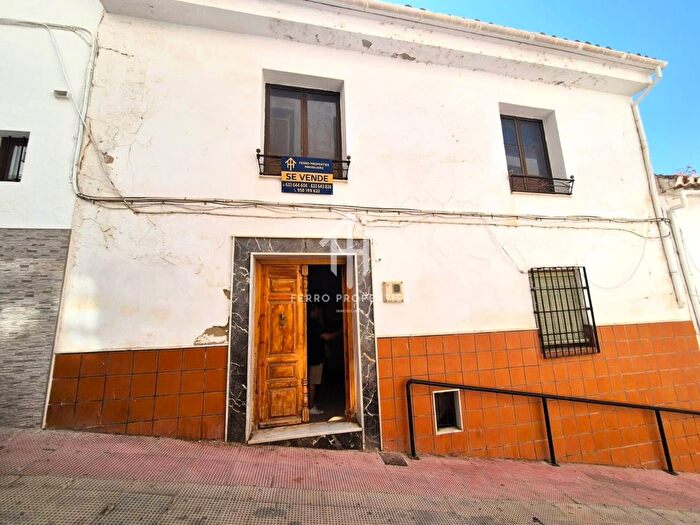 Casas en venta y pisos alquiler - 1
