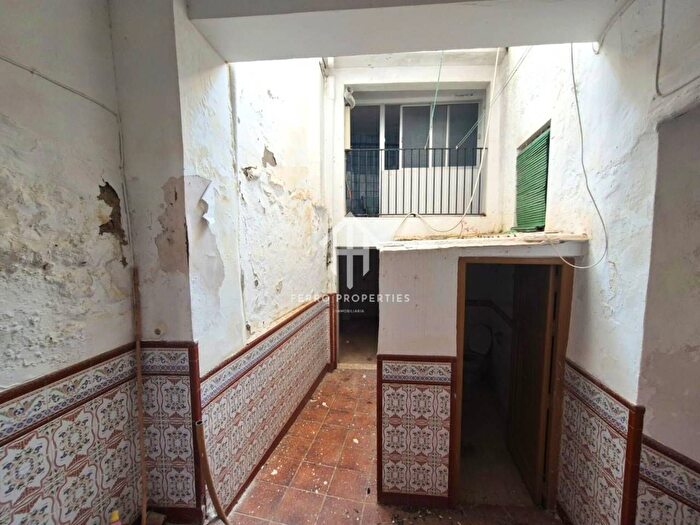 Casas en venta y pisos alquiler - 3