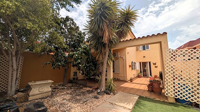 Casa en venta en Gran Tarajal, Tuineje de 4 habitaciones