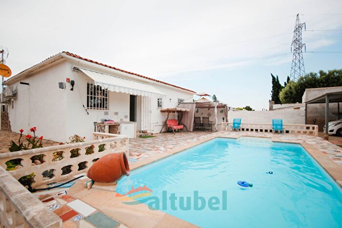 Casas en venta y pisos alquiler - 1