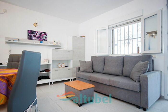 Casas en venta y pisos alquiler - 3