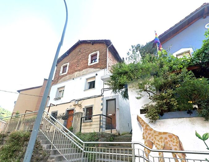 Casas en venta y pisos alquiler - 2