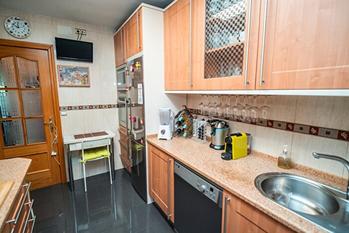 Casas en venta y pisos alquiler - 2