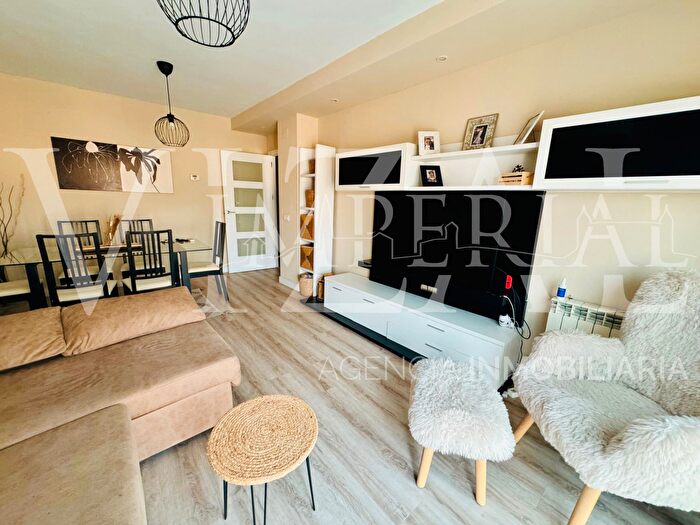 Casas en venta y pisos alquiler - 3