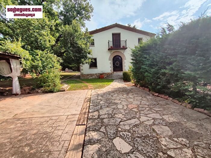 Casa en venta en Begues, Barcelona de 4 habitaciones