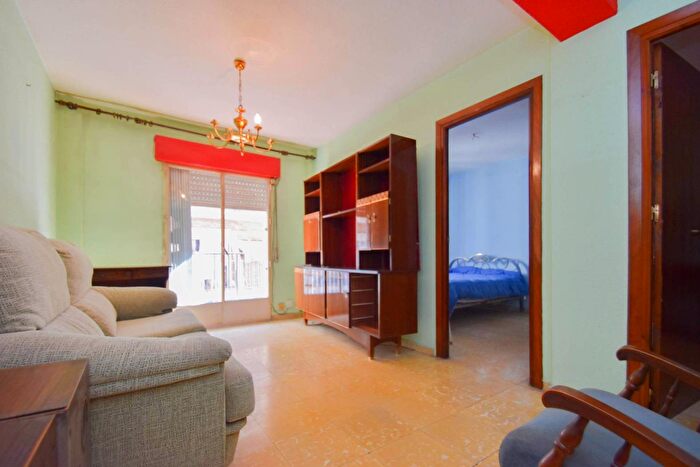 Casas en venta y pisos alquiler - 1