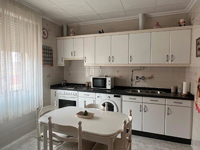 Casa en venta en La Bañeza, León de 4 habitaciones