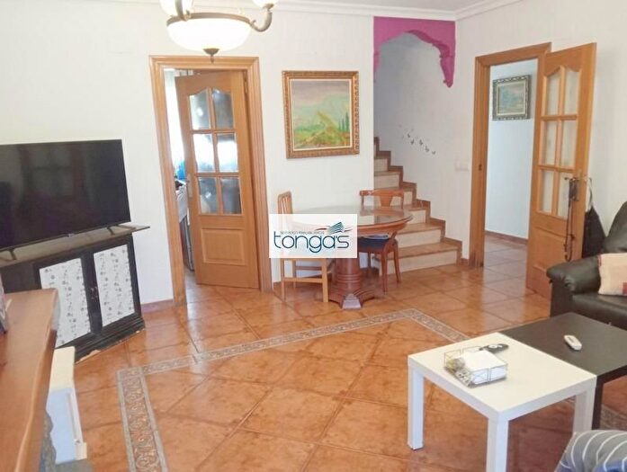 Casas en venta y pisos alquiler - 3