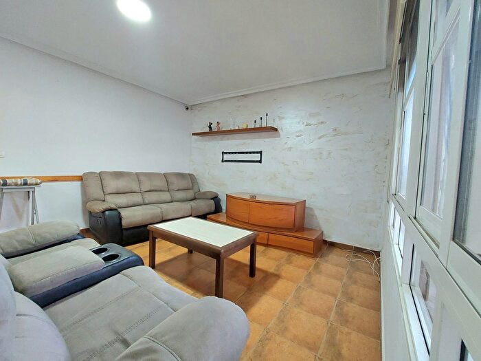 Casas en venta y pisos alquiler - 2