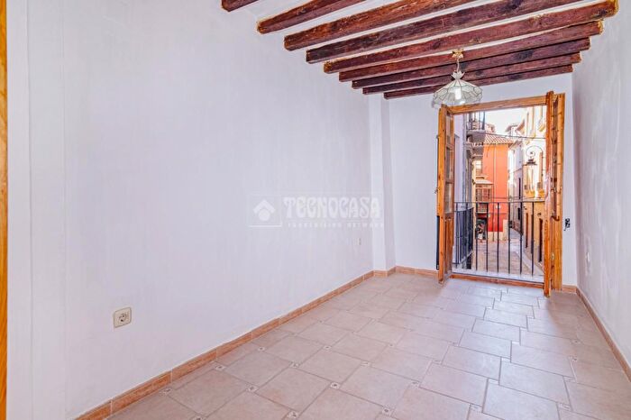 Casas en venta y pisos alquiler - 2