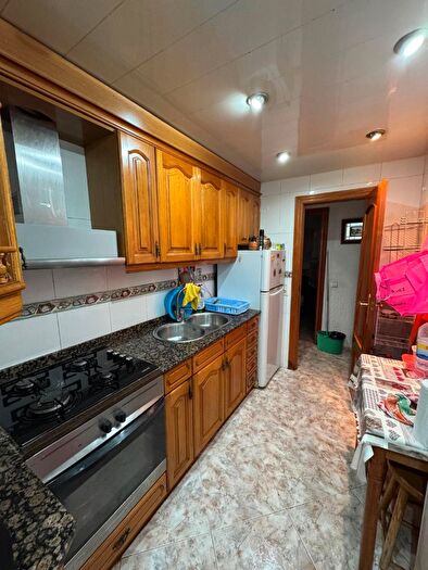 Casas en venta y pisos alquiler - 3