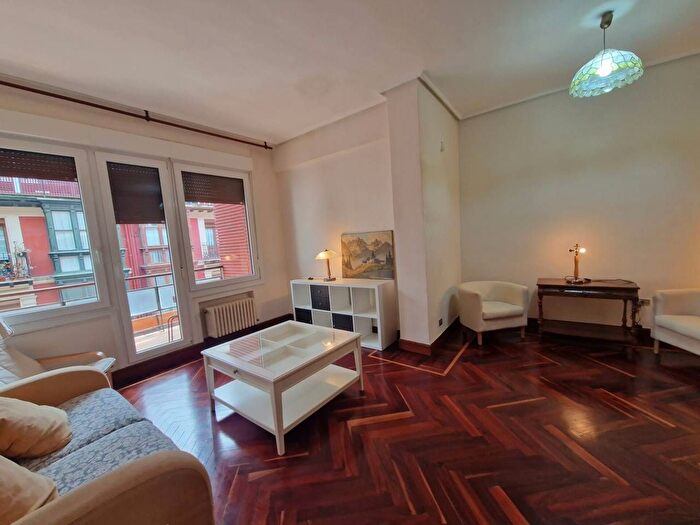 Casas en venta y pisos alquiler - 1