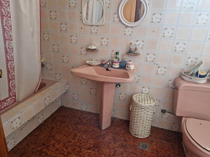 Casas en venta y pisos alquiler - 3