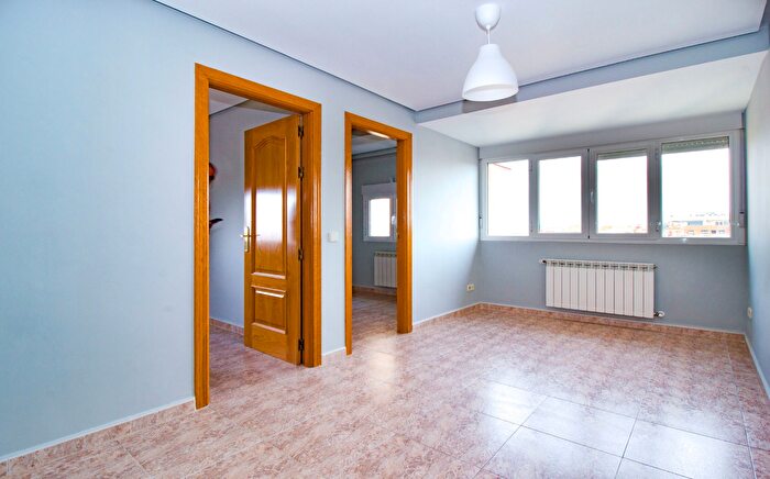 Piso en venta en Ciudad Lineal, Pueblo Nuevo de 3 habitaciones