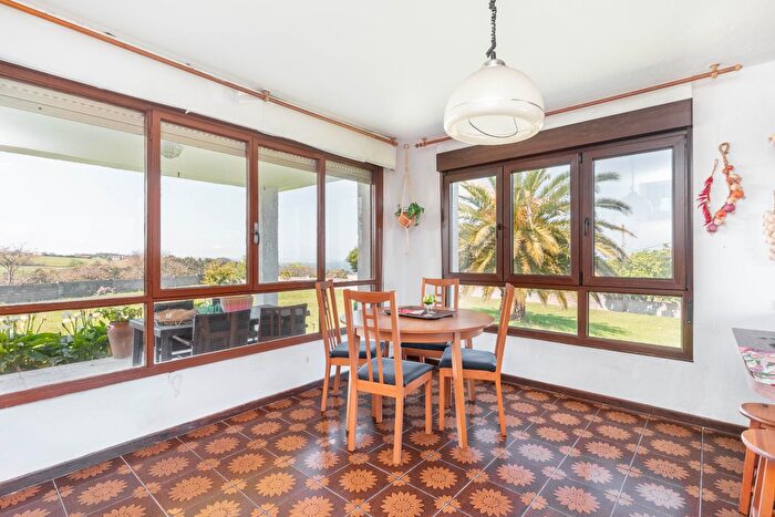 Casa en venta en Quintes Arroes, Villaviciosa de 3 habitaciones