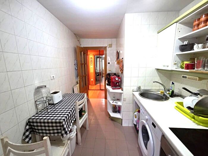 Casas en venta y pisos alquiler - 3