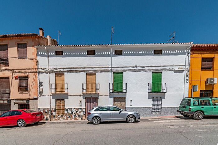 Casas en venta y pisos alquiler - 1