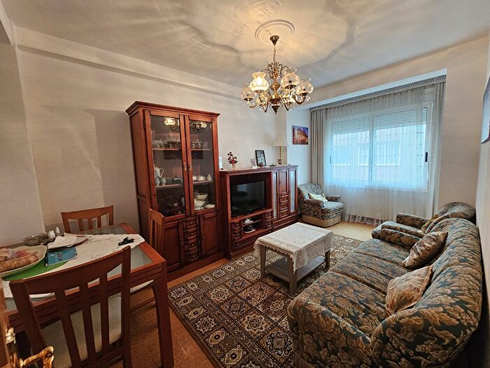 Casas en venta y pisos alquiler - 3
