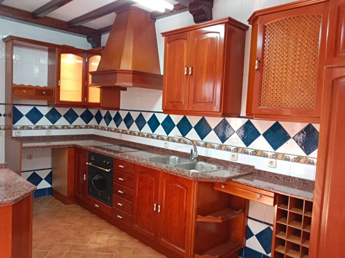 Casas en venta y pisos alquiler - 1