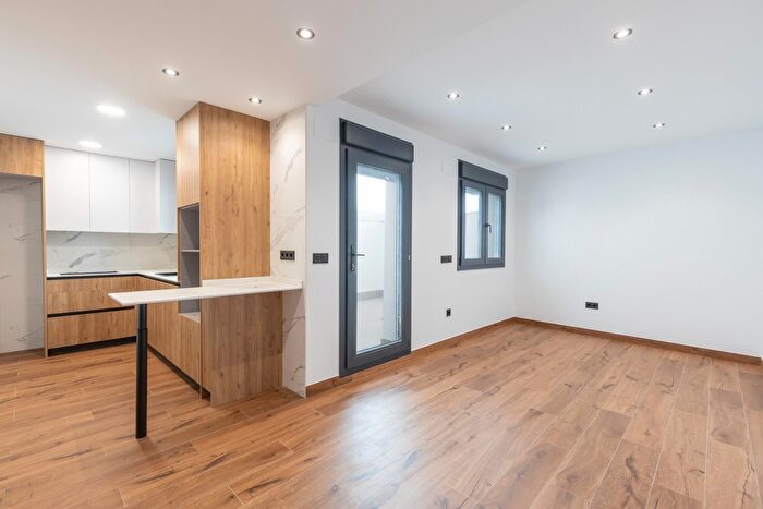 Casas en venta y pisos alquiler - 2