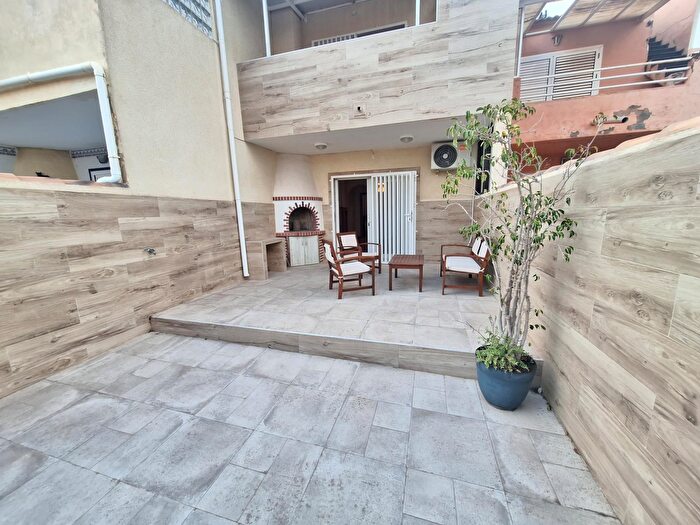 Casas en venta y pisos alquiler - 1