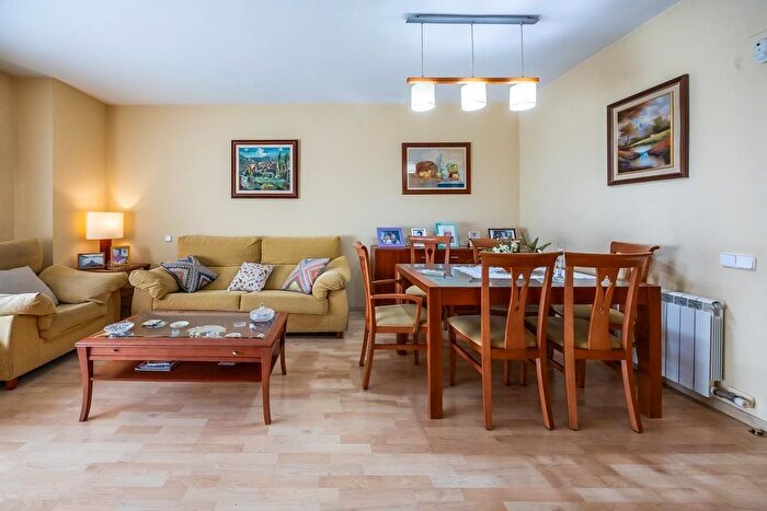 Casas en venta y pisos alquiler - 1