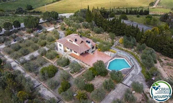 Casa en venta en Sant Climent Sescebes, Girona de 4 habitaciones